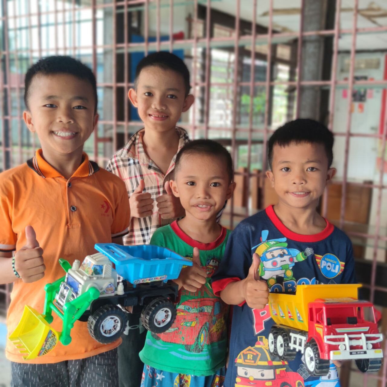 BANTU KEBUTUHAN PANTI ASUHAN PINTU HARAPAN